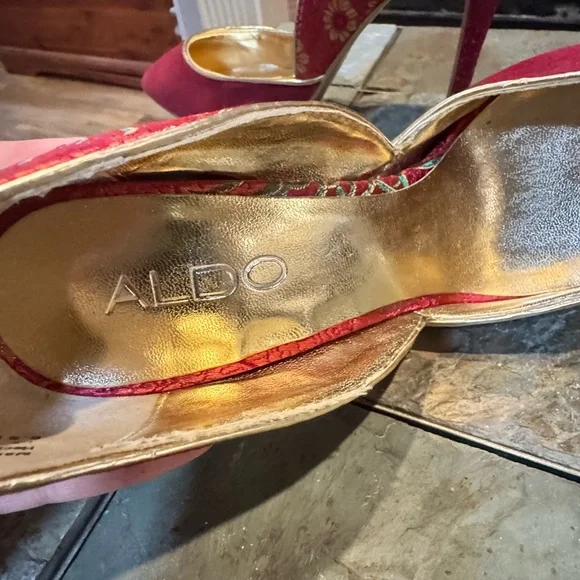 Aldo Red Embroidered Heels - Picture 6 of 9